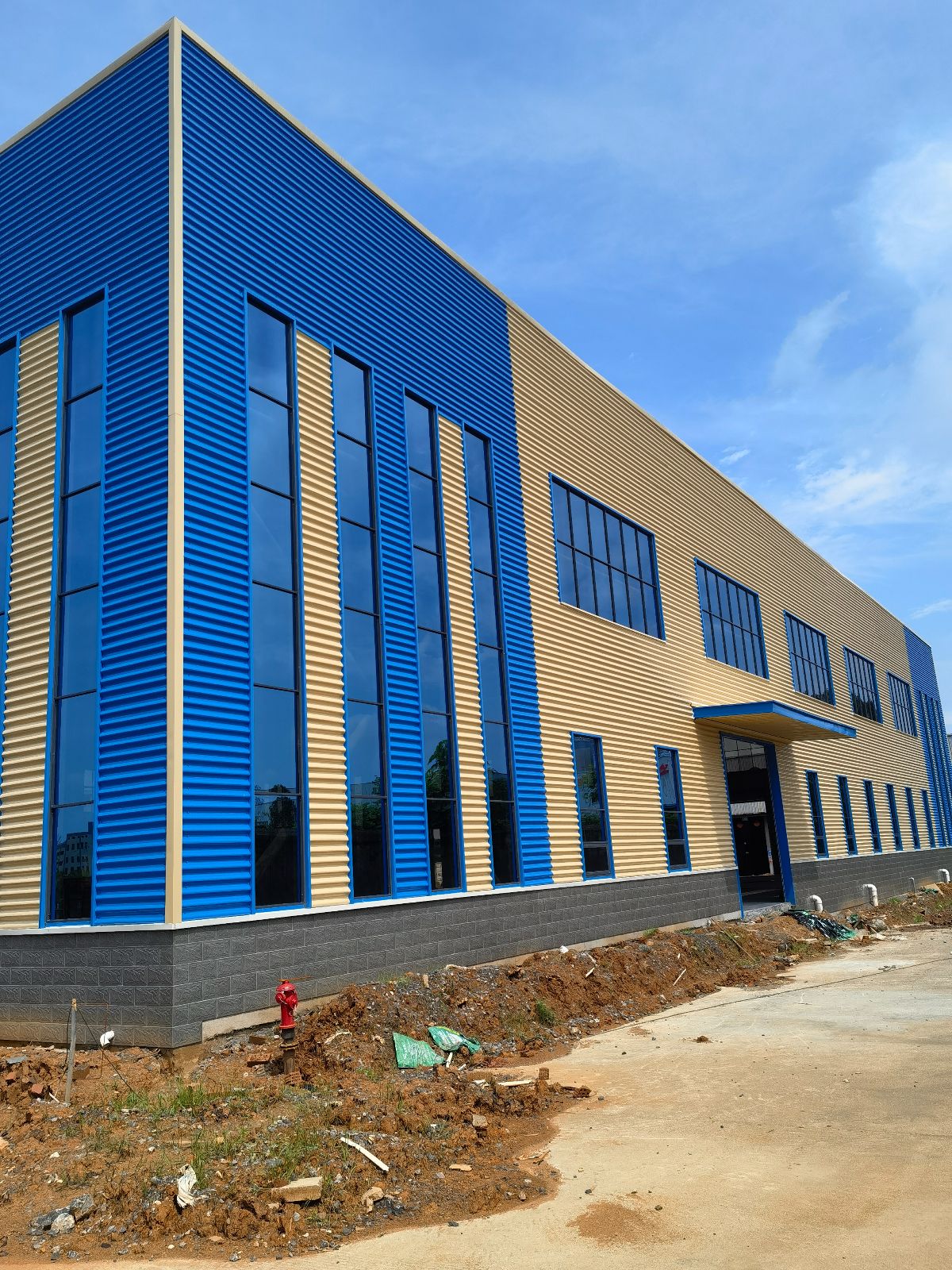 永州市三利報(bào)廢汽車(chē)回收拆解有限公司廠房